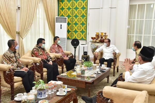 PT KIM Proyeksikan Laba Rp18 Miliar Lebih, Gubernur Edy Rahmayadi Ingatkan Direksi Terbuka dan Disiplin